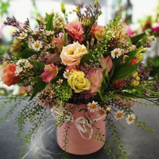 Den matek v neděli 11.5. Udělejte mamince radost krásnou kyticí ❤️ Pro objednávky volejte 703630272, napište zprávu nebo...